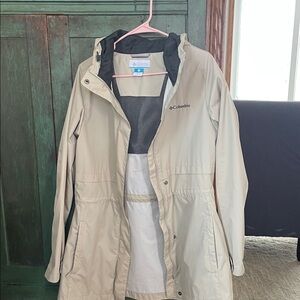 Columbia Women's Light Beige Hooded Rain Trench Coat